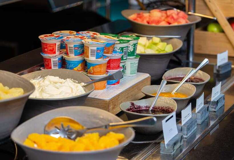 هتل Hilton London Kensington