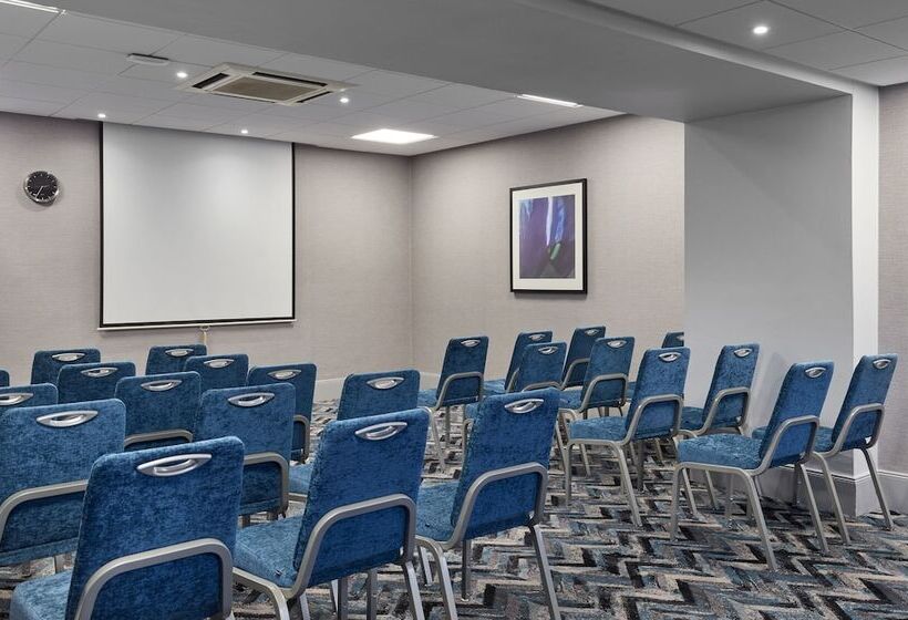 ホテル Leonardo  Edinburgh Murrayfield