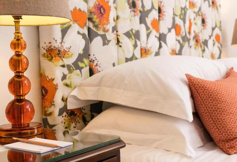 בית מלון כפרי Longueville Manor