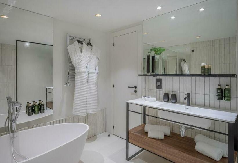 هتل Melia White House