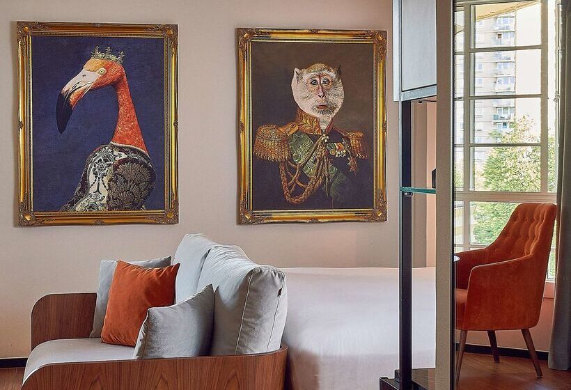 ホテル Melia White House