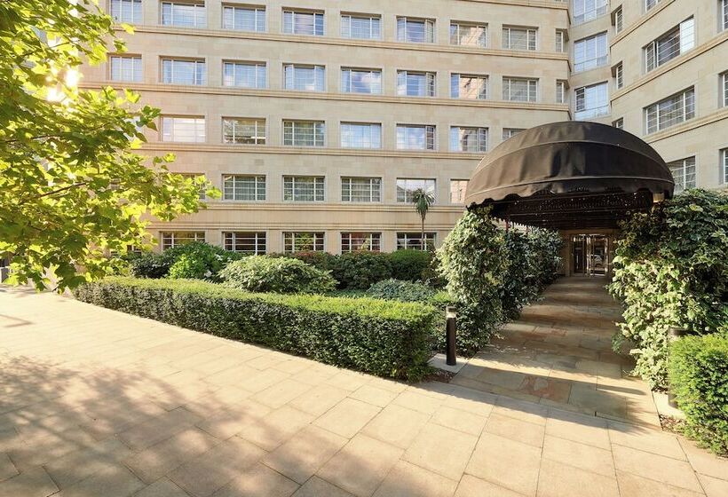 ホテル Melia White House