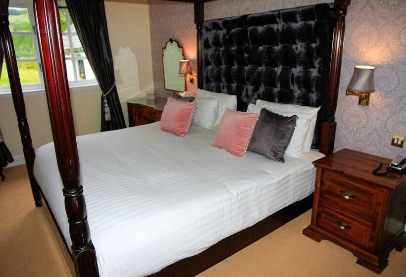 Otel Taychreggan, Signature Collection By Eight Continents