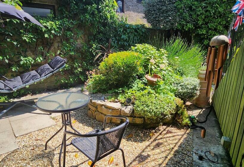 בית מלון כפרי The Casterbridge