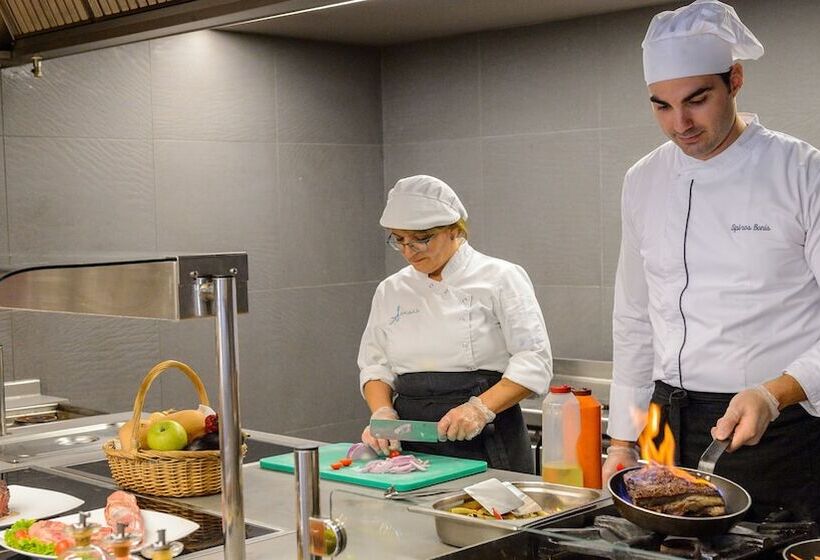 Alexander Beach Hotel & Spa