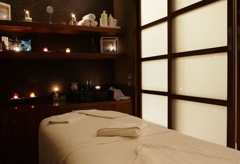 Alexander Beach Hotel & Spa