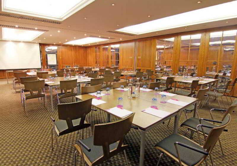 هتل Ambassadors Bloomsbury