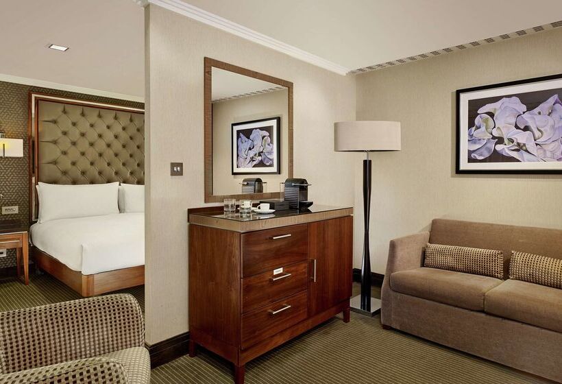 هتل Doubletree By Hilton  London  West End