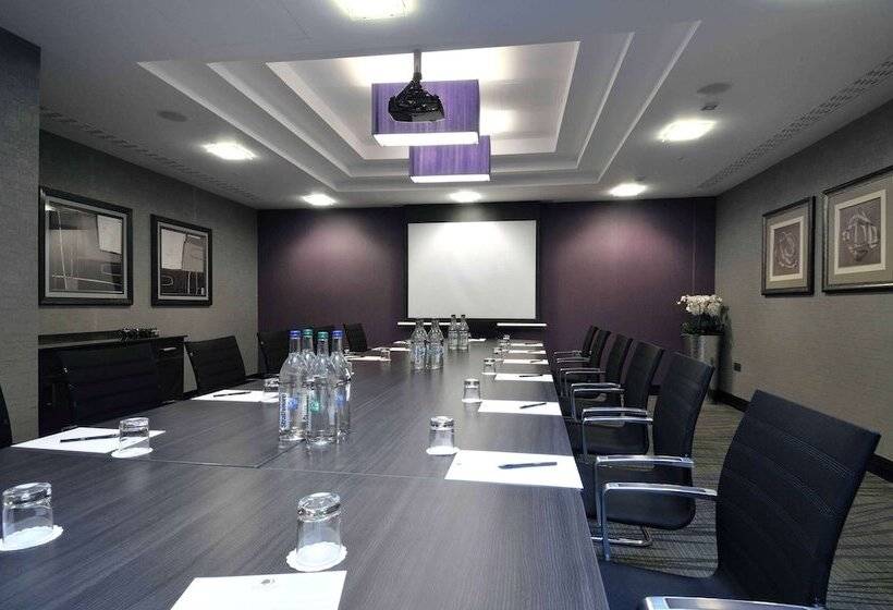 هتل Doubletree By Hilton  London  West End