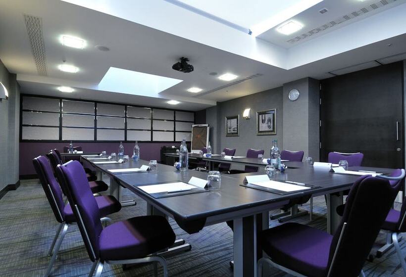 هتل Doubletree By Hilton  London  West End