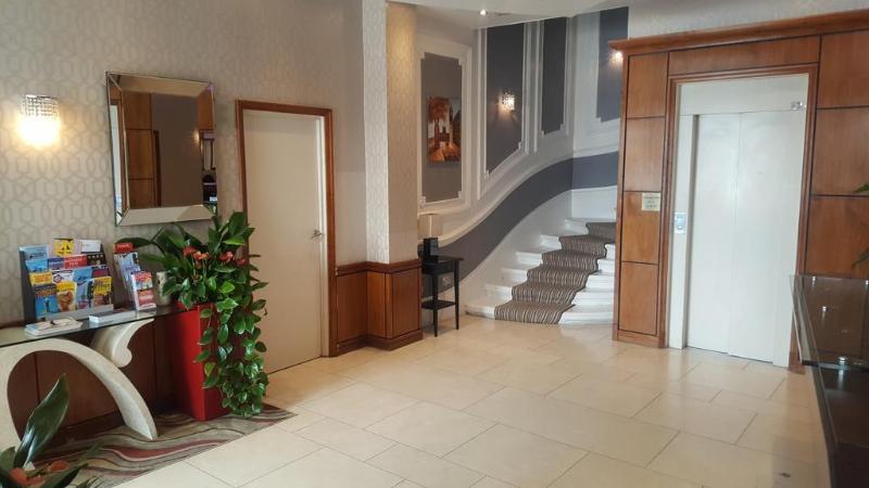 هتل Duke Of Leinster