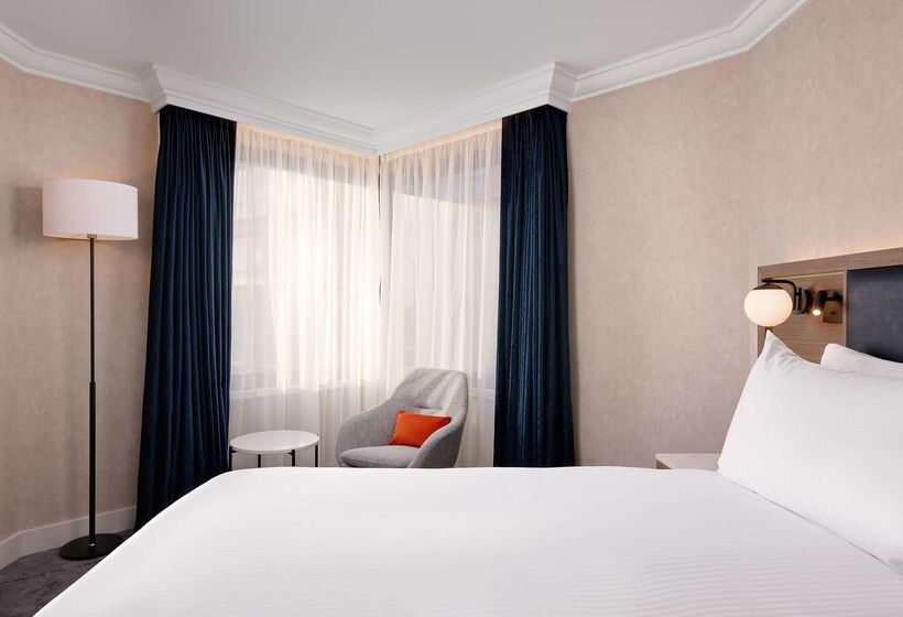 هتل Hilton London Metropole