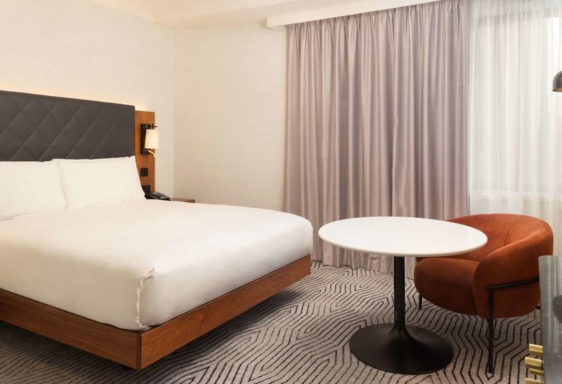 هتل Hilton London Olympia