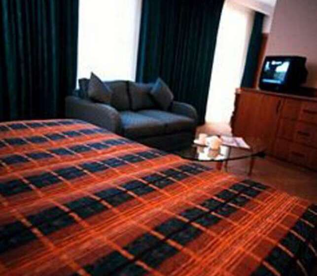 هتل Hilton London Olympia