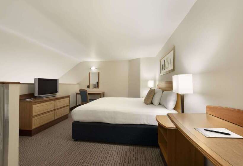 هتل Ramada By Wyndham Birmingham Solihull