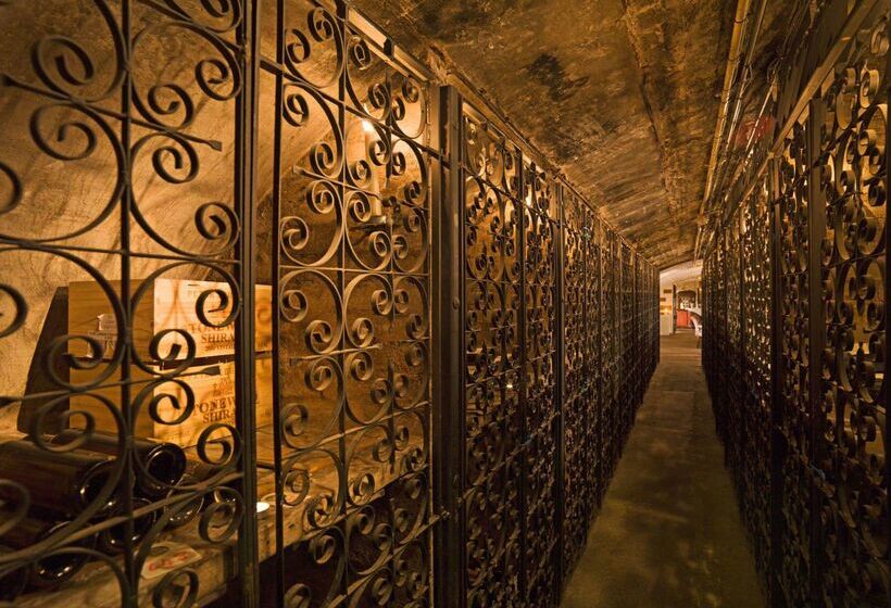 هتل The Stafford  London