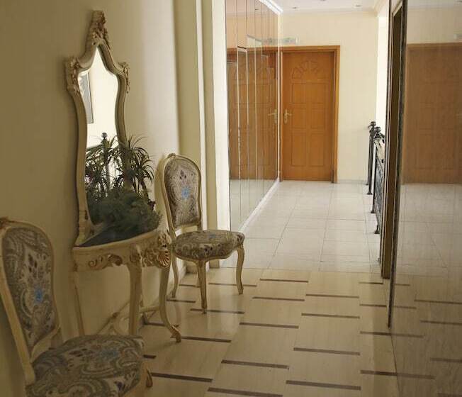 فندق Anesi