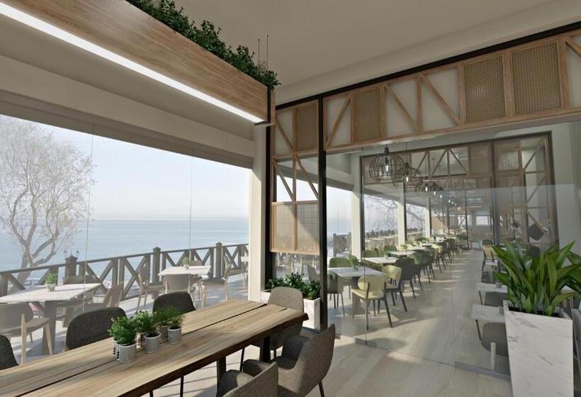 Avra By Smile Hotels