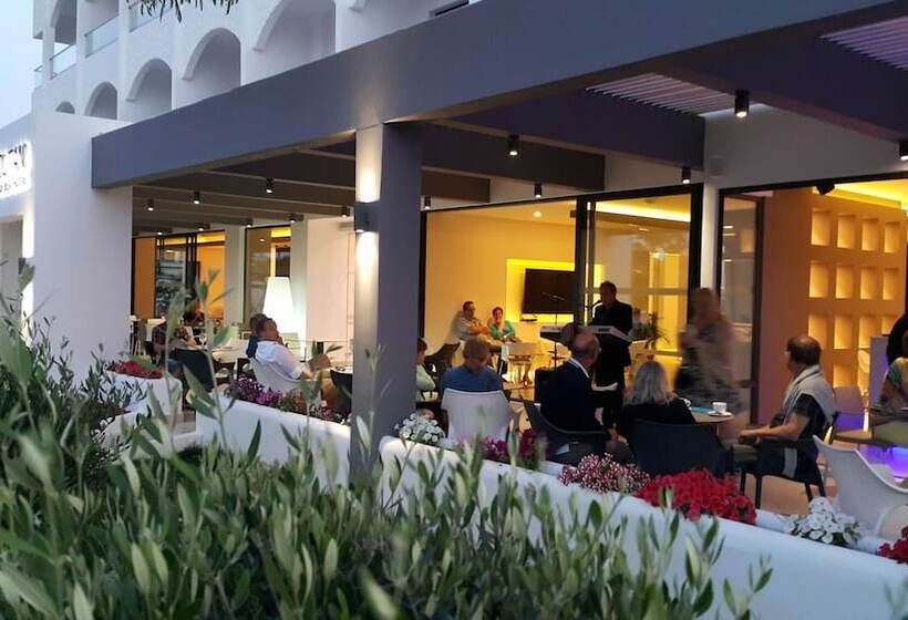 هتل More Meni Cosmopolitan