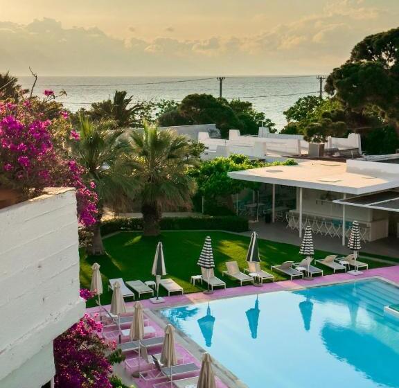 فندق Marathon Beach Resort