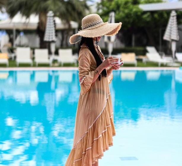 فندق Marathon Beach Resort