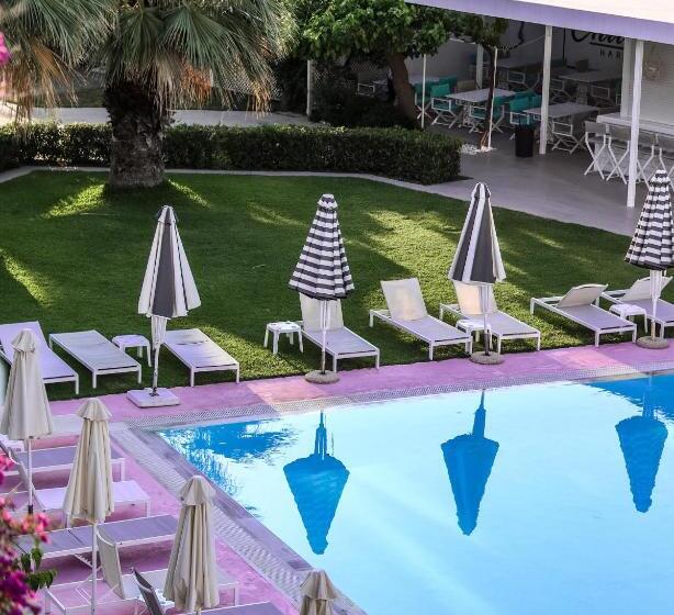 فندق Marathon Beach Resort