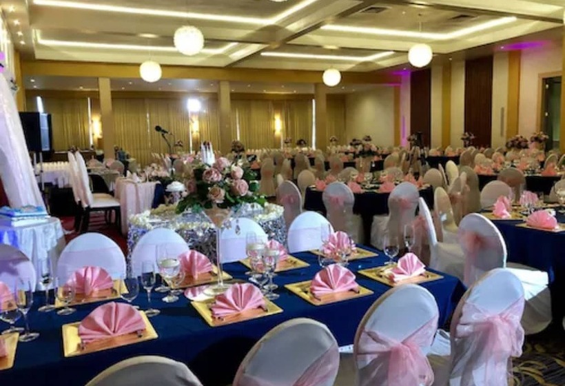 Pegasus Hotel By The Waterfront