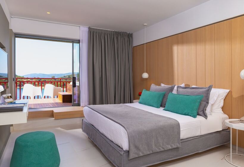هتل Skiathos Palace
