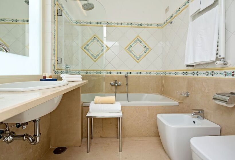 هتل Albergo Gatto Bianco