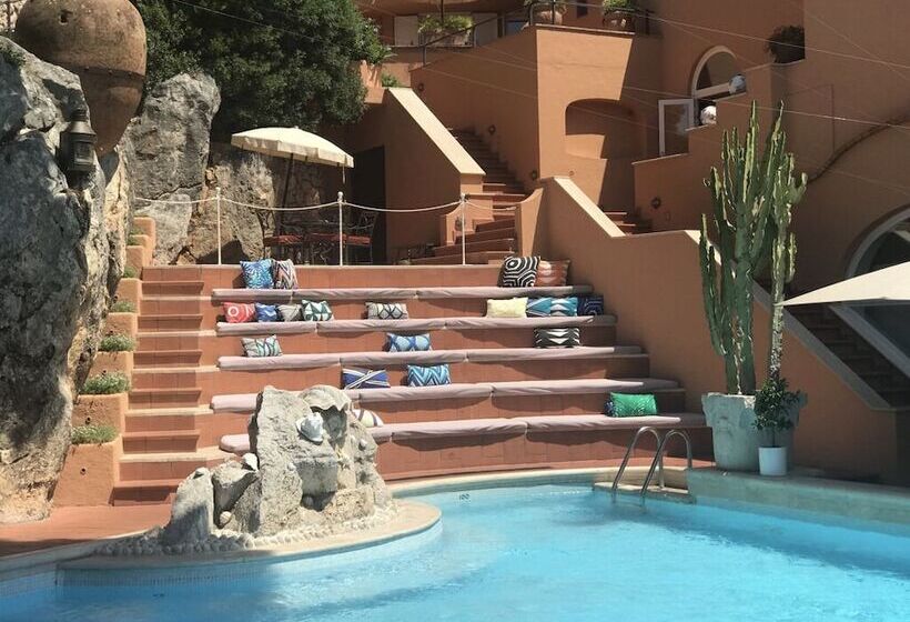 هتل Punta Tragara