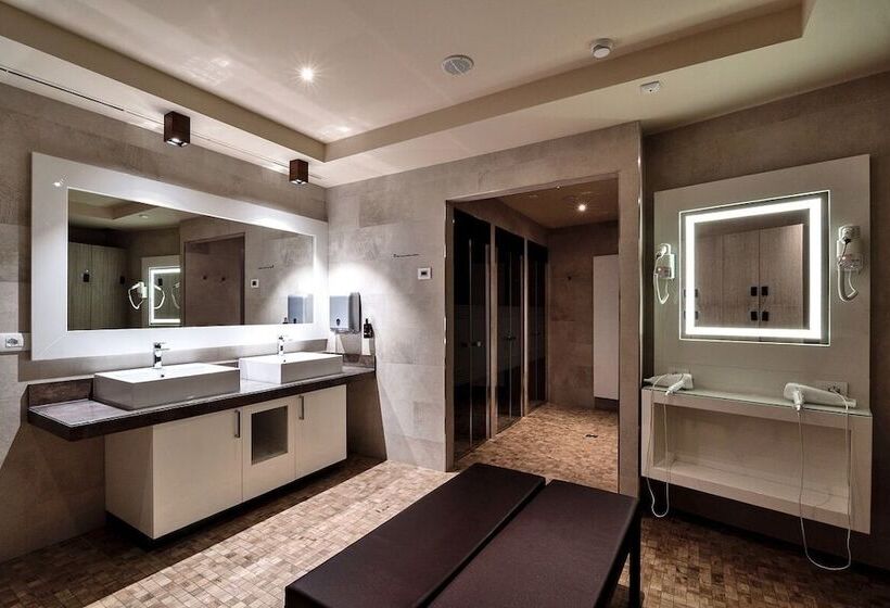 هتل Smy Carlos V Wellness & Spa Alghero