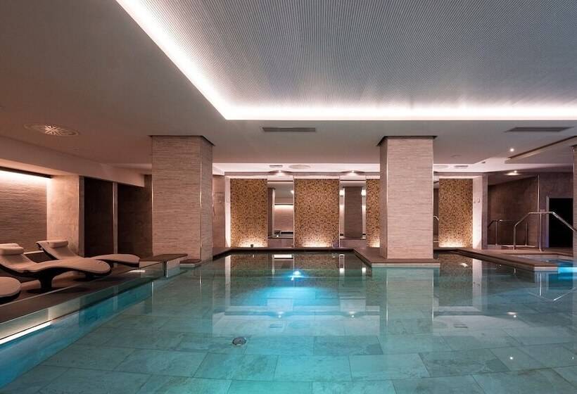 هتل Smy Carlos V Wellness & Spa Alghero