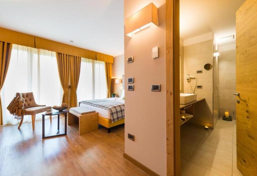 בית מלון כפרי Ambassador