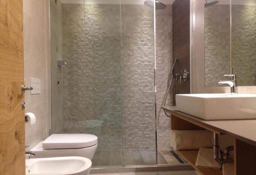 בית מלון כפרי Ambassador