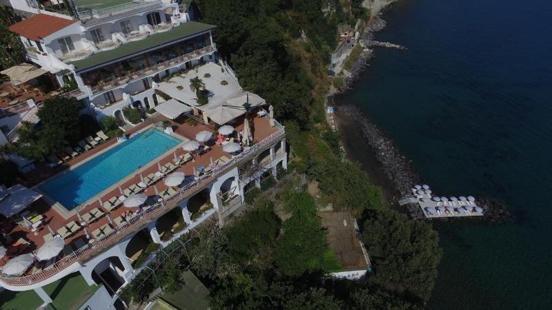 هتل Le Querce Resort Sea Thermae & Spa