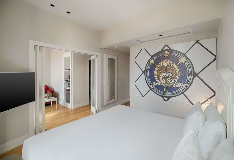 ホテル NH Collection Firenze Porta Rossa