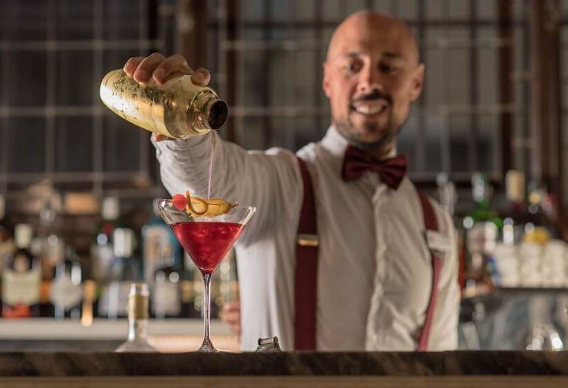 ホテル NH Collection Firenze Porta Rossa