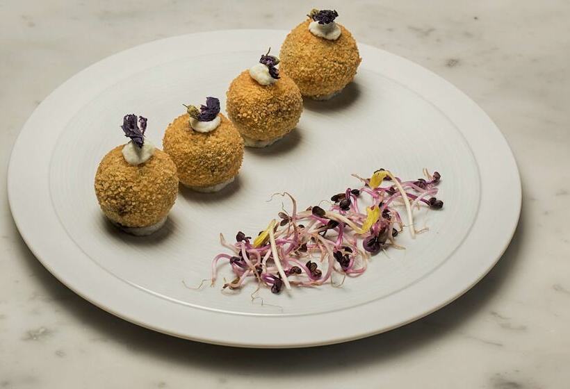 ホテル NH Collection Firenze Porta Rossa