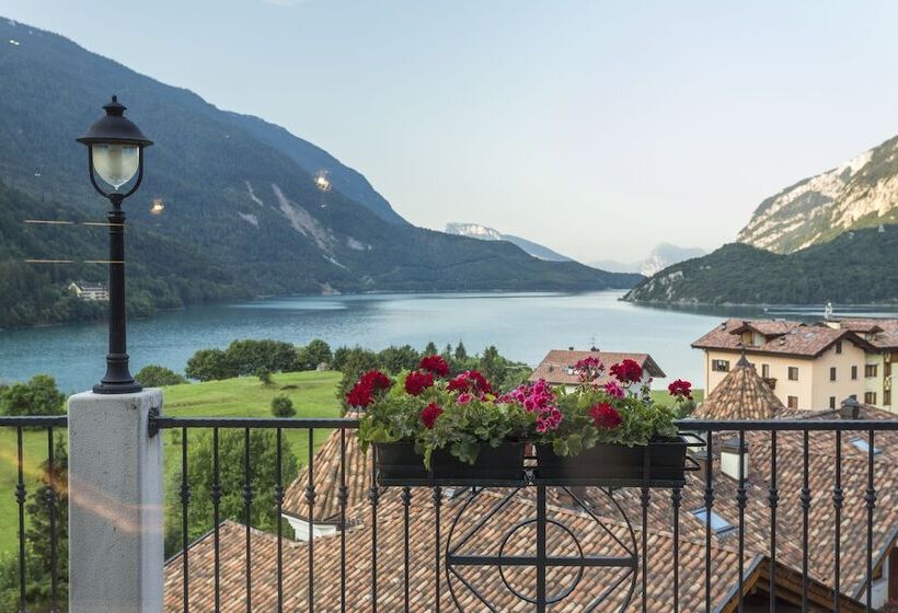 فندق Ariston Lake View