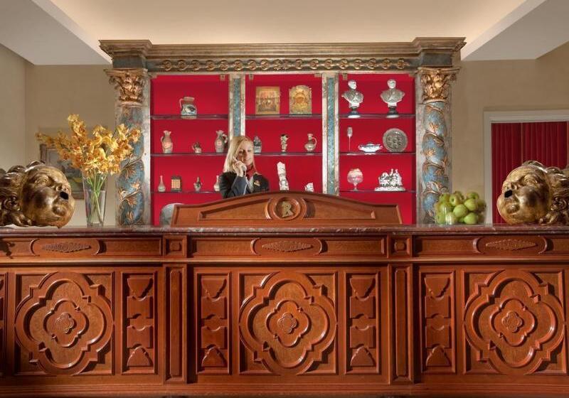 Bio Hotel Raphael   Relais & Châteaux