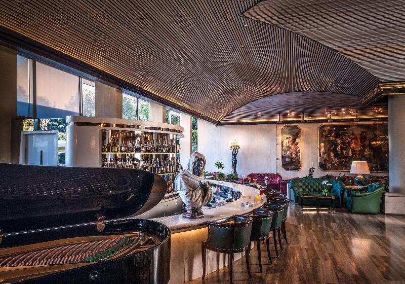 Hotel Rome Cavalieri A Waldorf Astoria