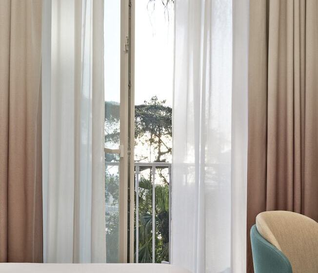 هتل De Bonart Naples   Curio Collection By Hilton