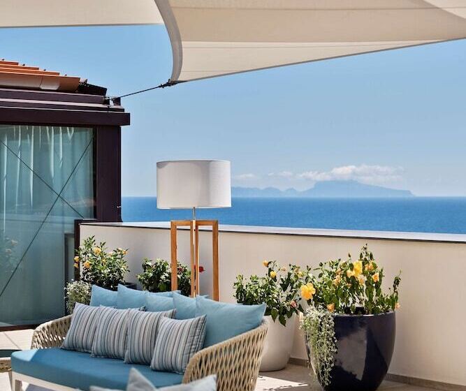 هتل De Bonart Naples   Curio Collection By Hilton