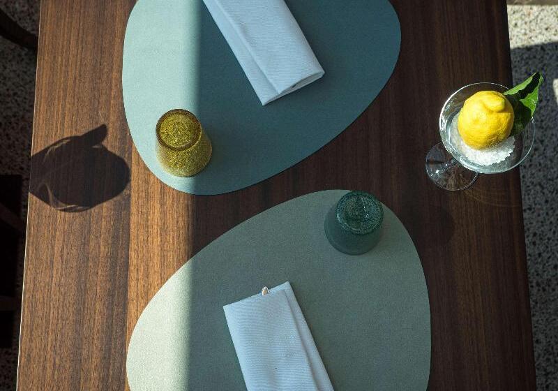 هتل De Bonart Naples   Curio Collection By Hilton