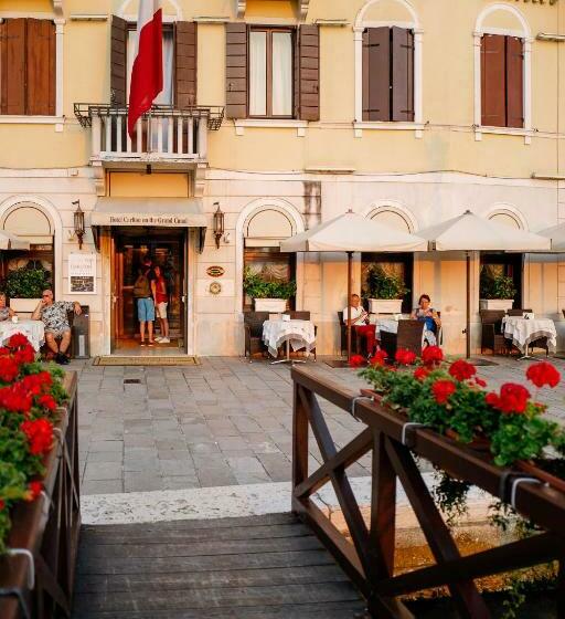 هتل Carlton on The Grand Canal