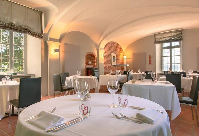 ホテル Castello Di Santa Vittoria