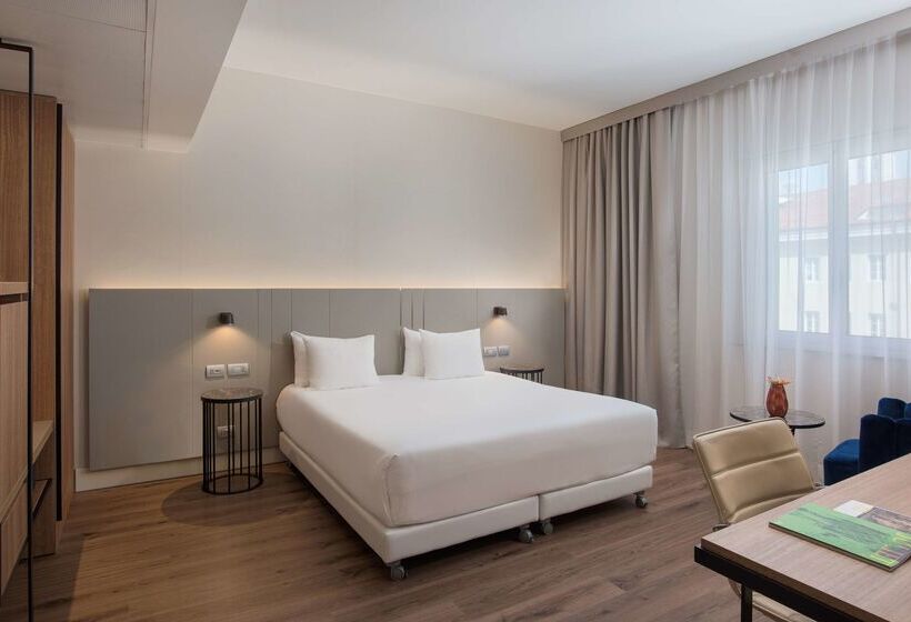 هتل NH Trieste