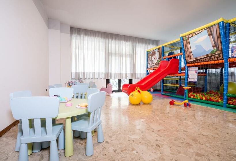 Family Hotel Relax
