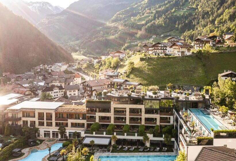 ホテル Stroblhof Active Family Spa Resort