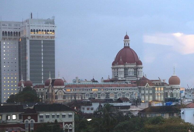 בית מלון כפרי Godwin   Colaba
